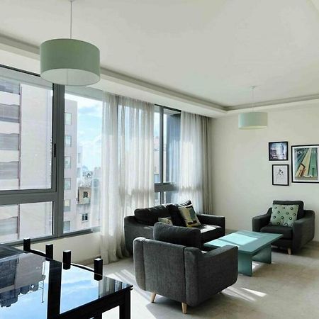 Modern 3Br Apt Next To Hotel Dieu بيروت المظهر الخارجي الصورة