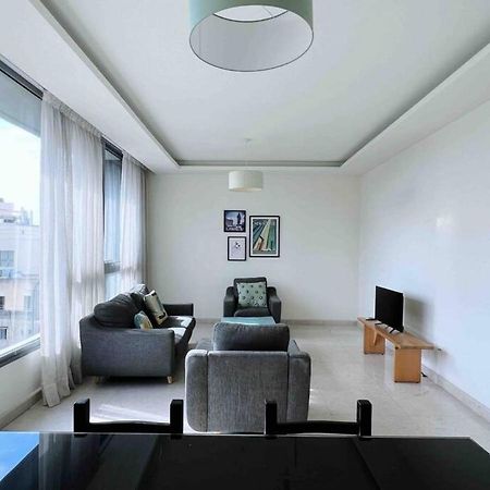Modern 3Br Apt Next To Hotel Dieu بيروت المظهر الخارجي الصورة