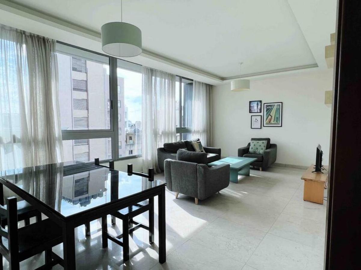 Modern 3Br Apt Next To Hotel Dieu بيروت المظهر الخارجي الصورة